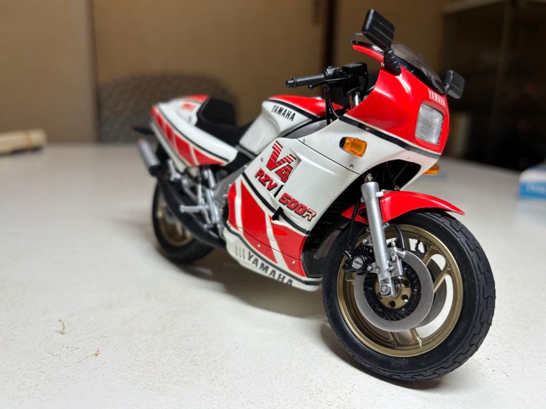 タミヤ 1/12 RZV500Rプラモデル完成品
