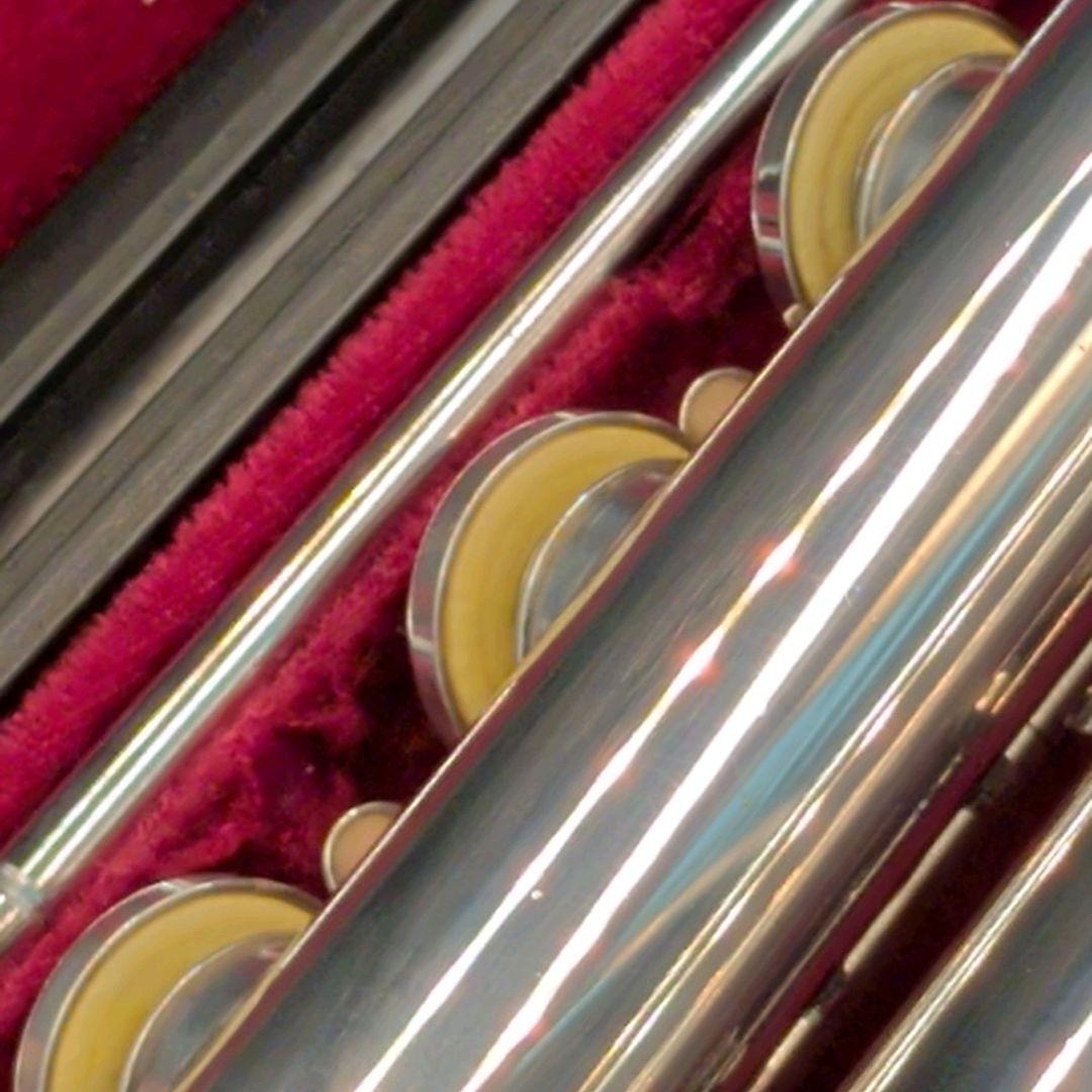 フルート　調整済　ヤマハ　YFL211S（Eメカ.銀メッキ仕様）