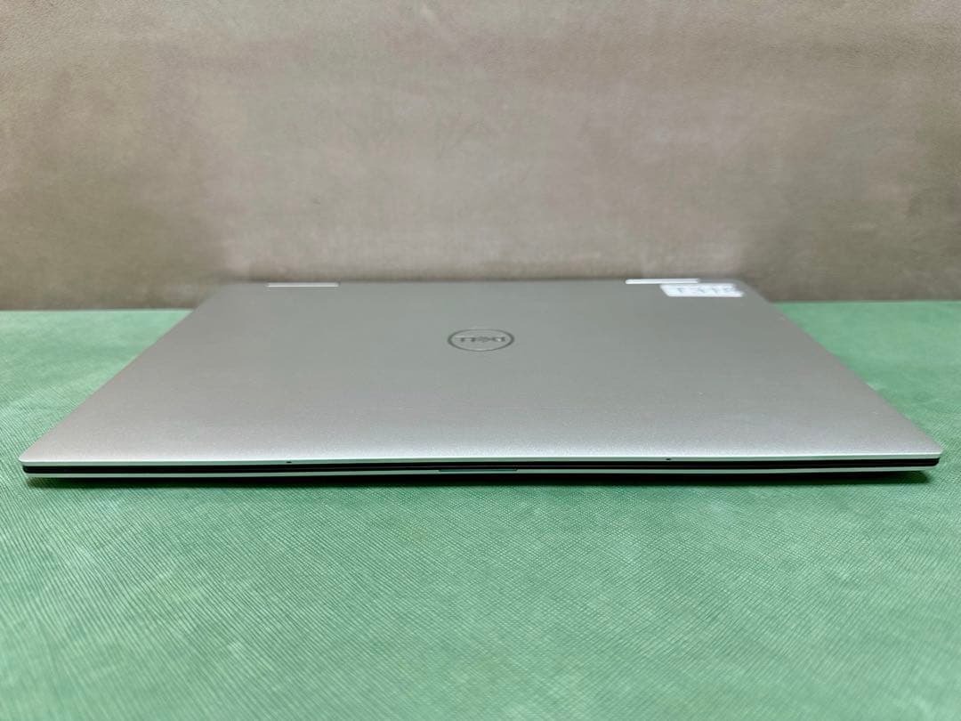 Dell XPS 7390 2-in-1 Core i5 10世代