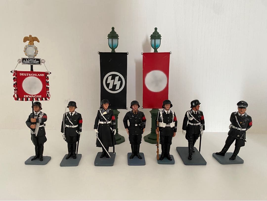 KING & COUNTRY'S メタル製フィギュアスケール1:30 17隊＋旗