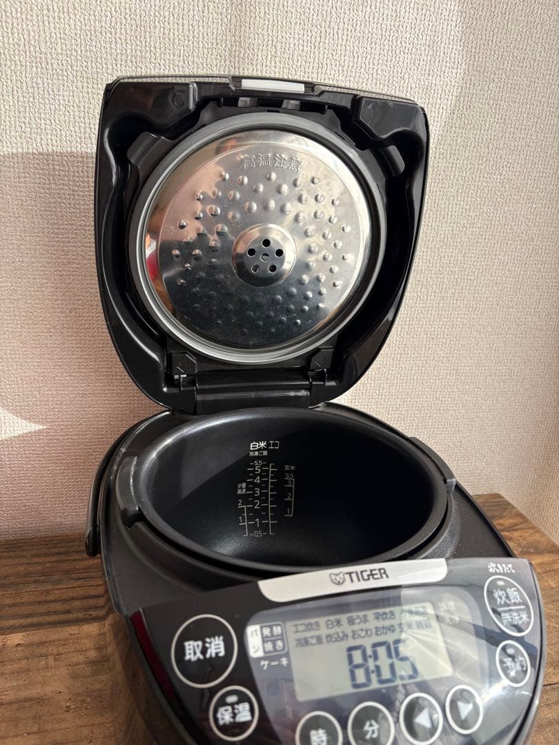 2025年製　TIGER IHジャー炊飯器〈炊きたて〉JPW-H100