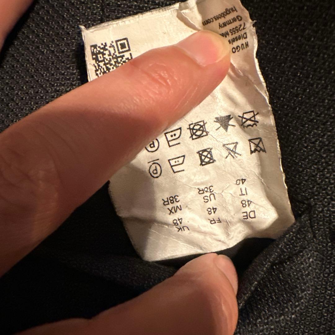 HUGO ダークグレー スーツベスト　サイズ48 BOSS