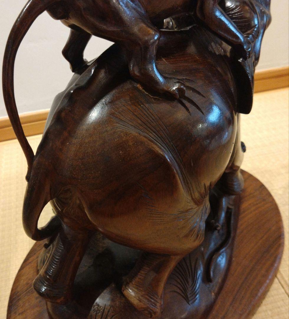 木製彫刻 象と虎のアート