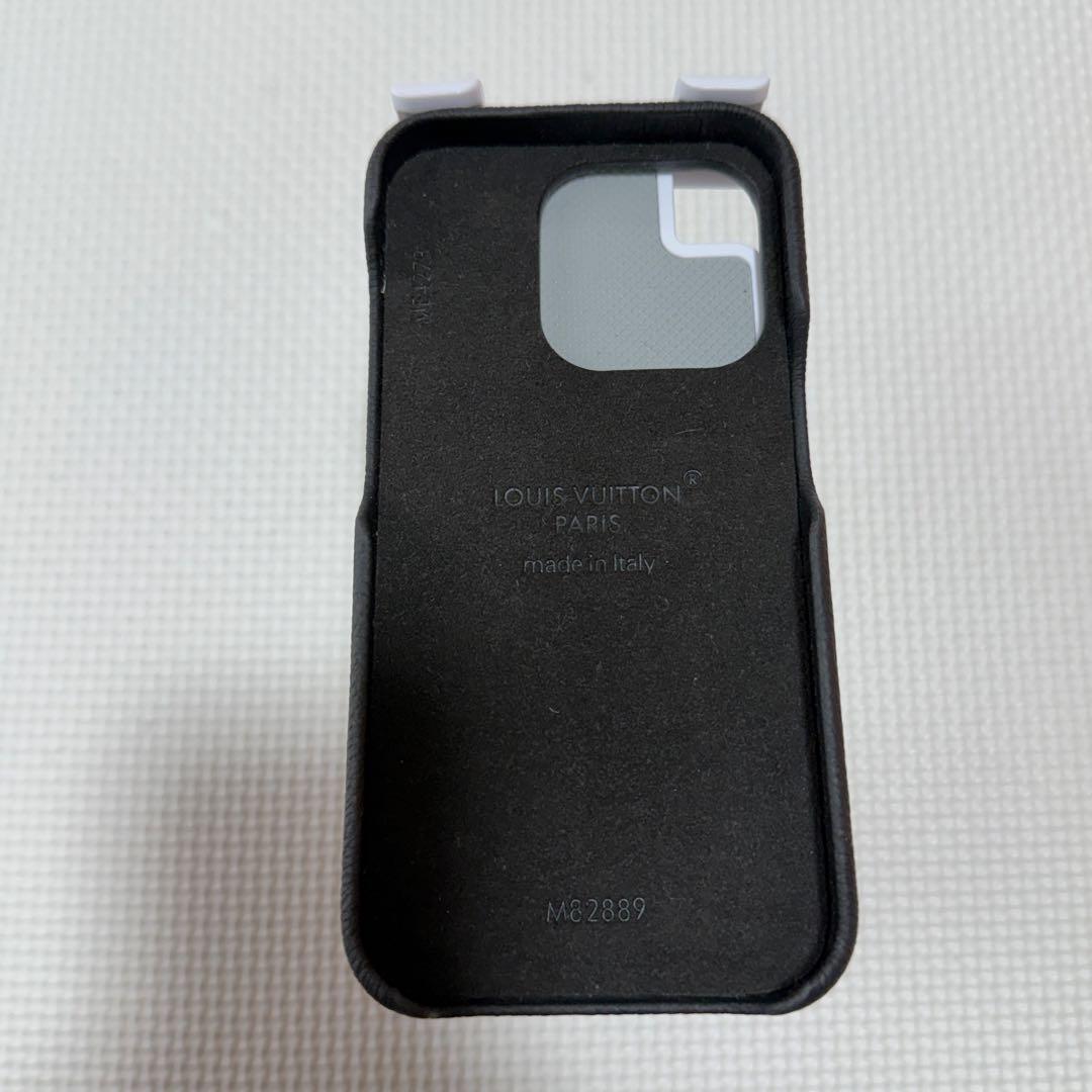 【極美品】ルイヴィトン iPhone15Pro バンパー M82889