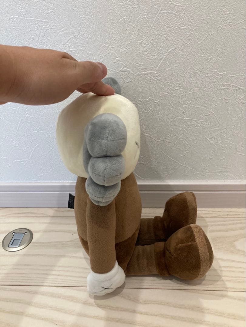 2体セット限定品KAWS Seeing KAWS BFF PLUSH ぬいぐるみ