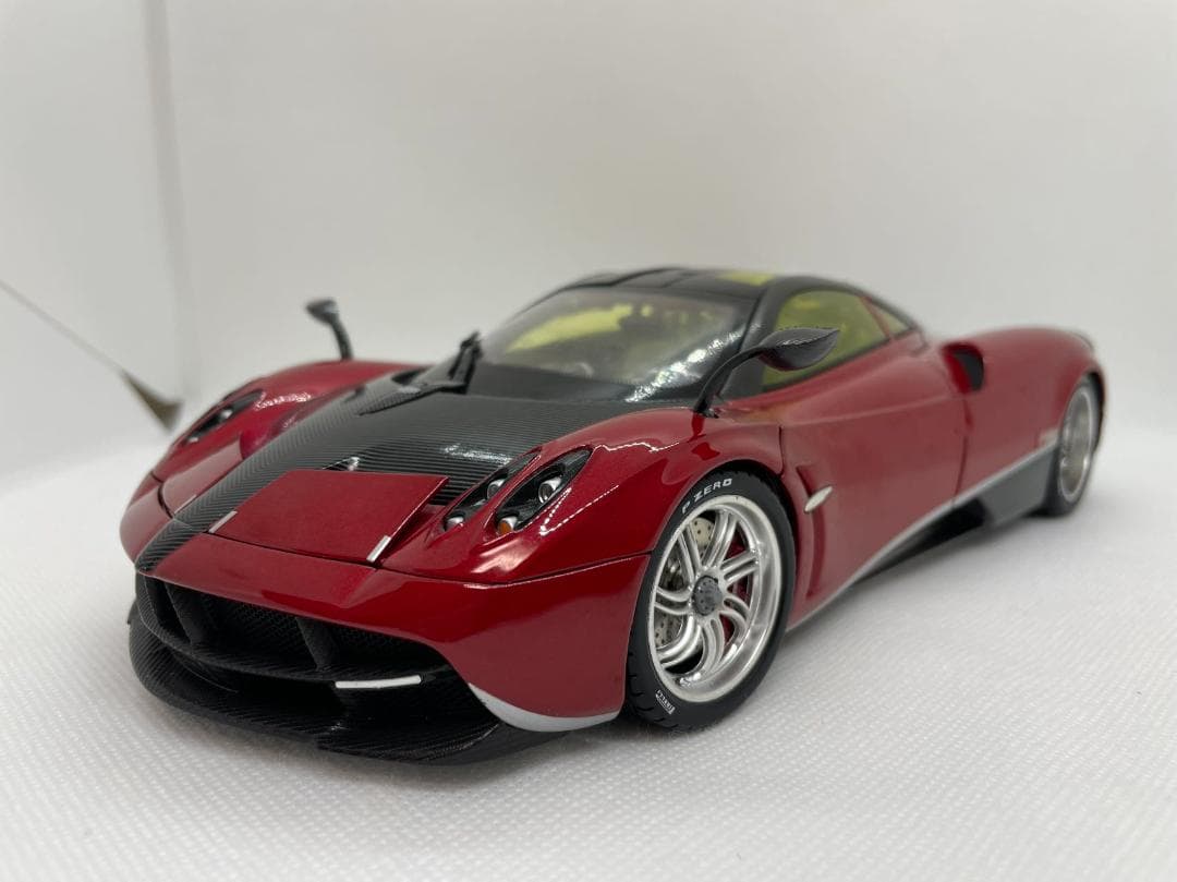 701-017 GT AUTOS 1/18 パガーニ ウアイラ Red