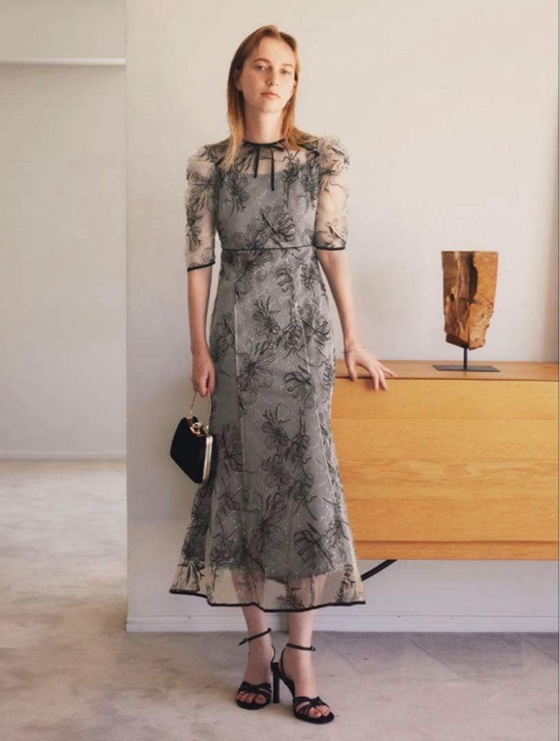 LEJA 花柄刺繍フロントバックリボンパフスリーブフレアロングワンピース S