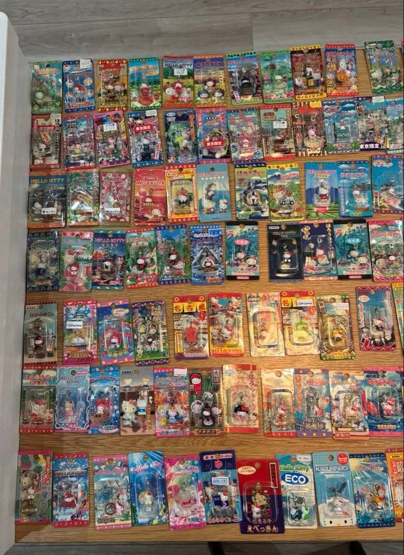 【レアまとめ売り】ご当地キティ　194個　ハローキティストラップ　根付け