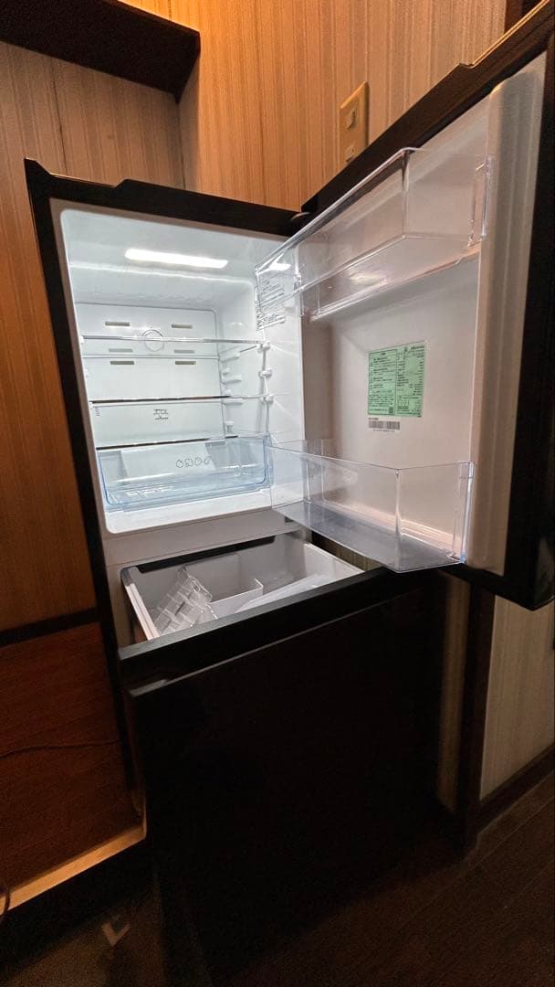 【送料込・美品】2023年製 Hisense冷蔵庫｜引越し早期売却・値段相談可