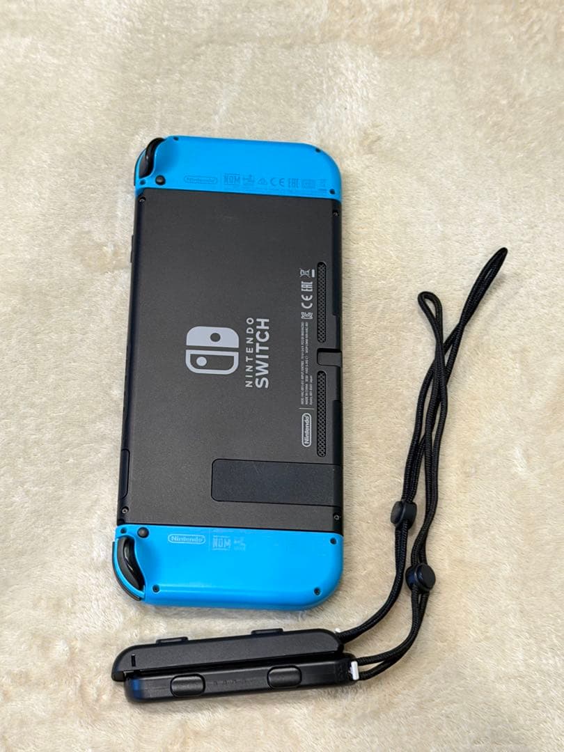 Nintendo Switch 本体 青 ストラップ付き