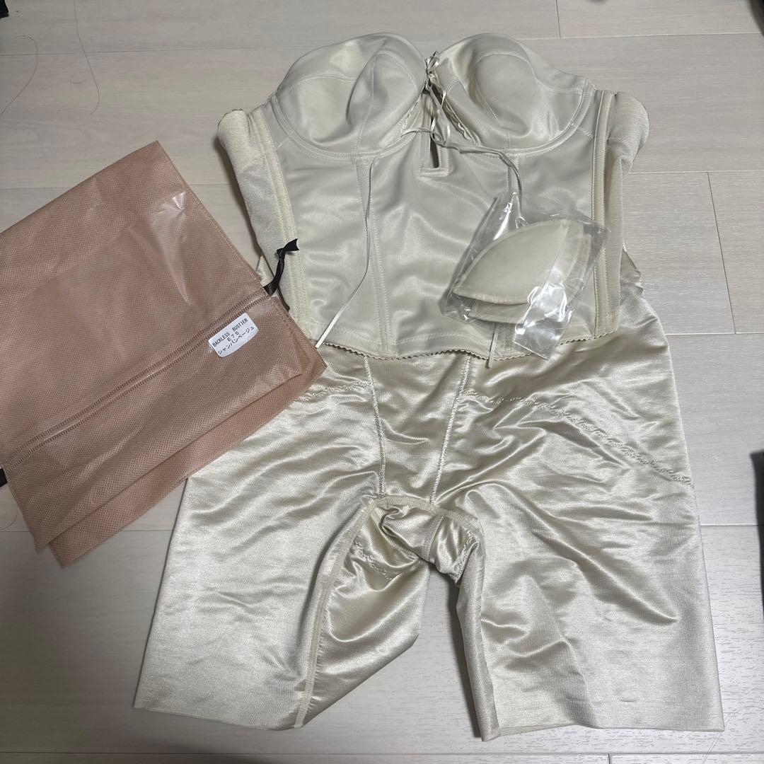 MIRROR MIRROR ブライダルインナー　バックレスビスチェセット　E75