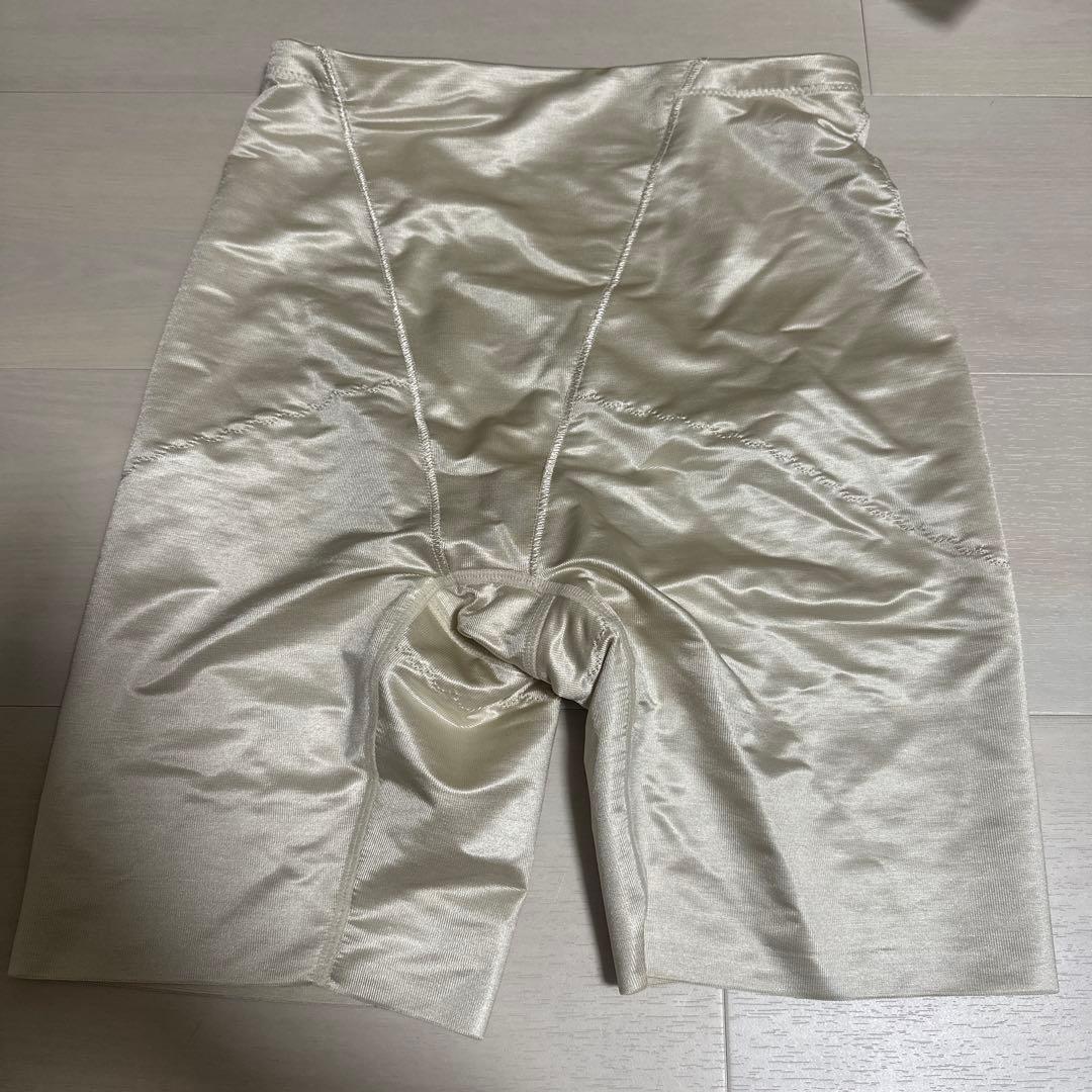 MIRROR MIRROR ブライダルインナー　バックレスビスチェセット　E75