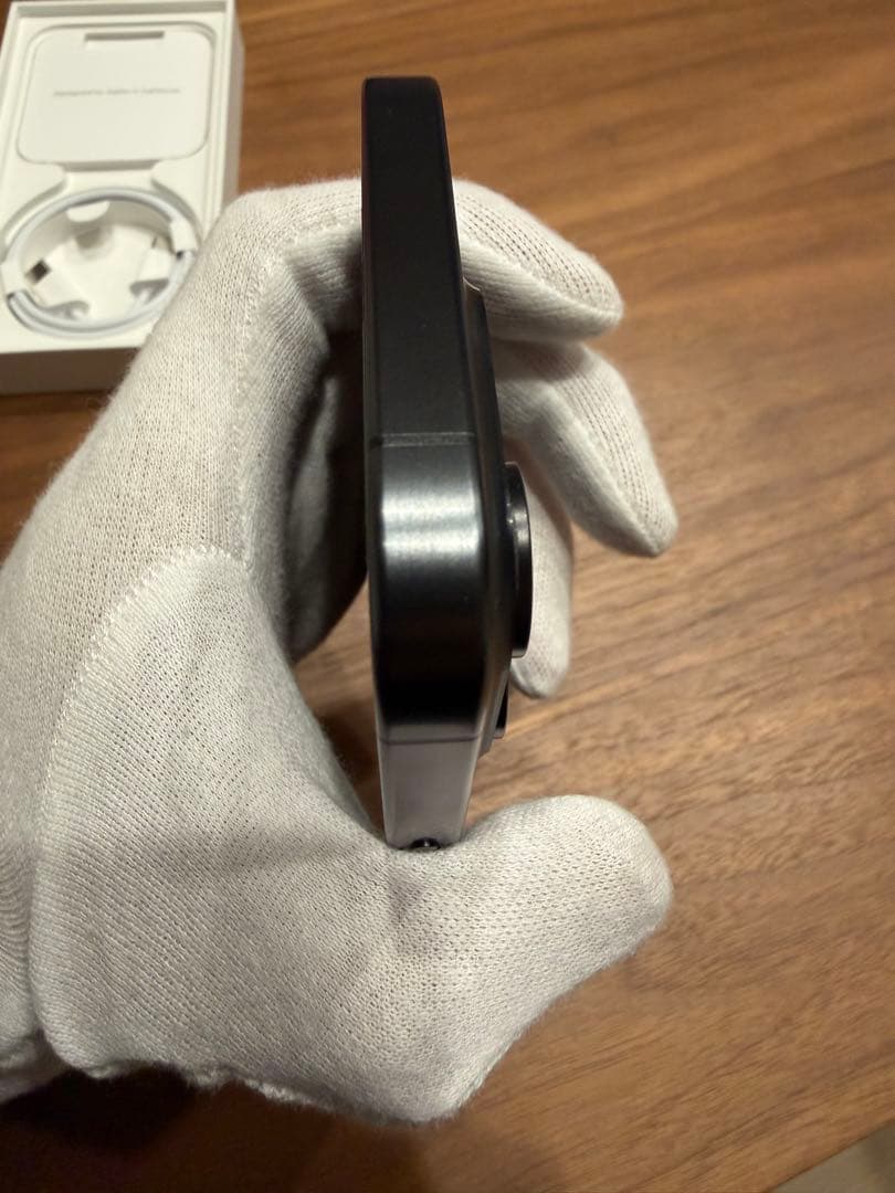 Apple iPhone 15 Pro ブラックチタニウム 本体 256gb