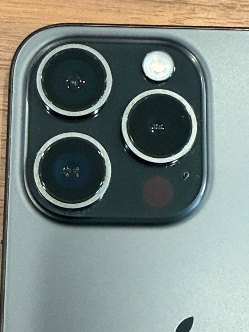 Apple iPhone 15 Pro ブラックチタニウム 本体 256gb