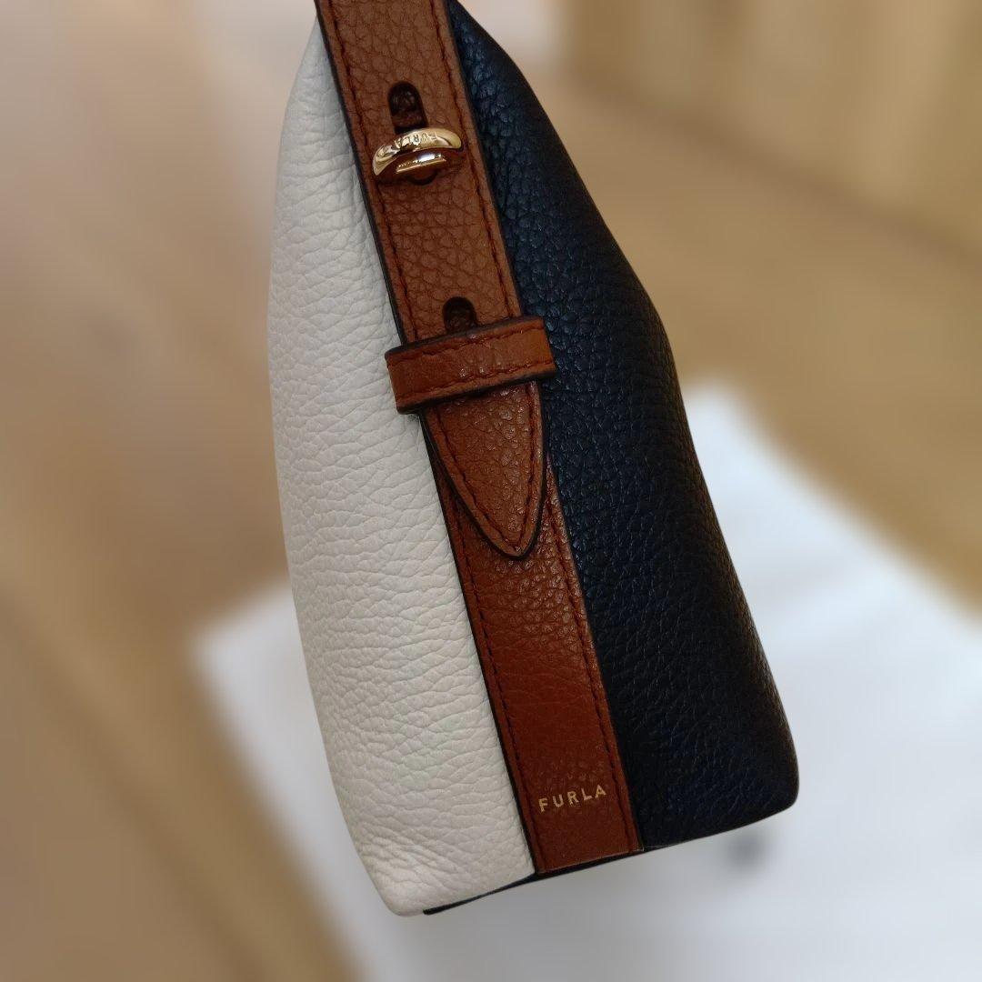 フルラ　バイカラー　ハンドバッグ