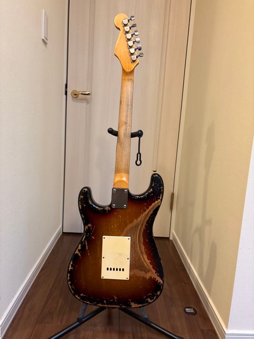 レリック加工 ストラトキャスター・タイプ　サンバースト