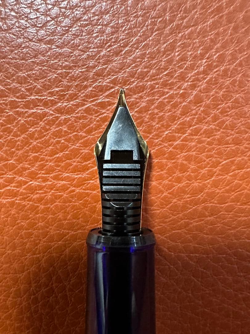 使用品　PLATINUM プラチナ 万年筆 青 金メッキ　センチュリー3776