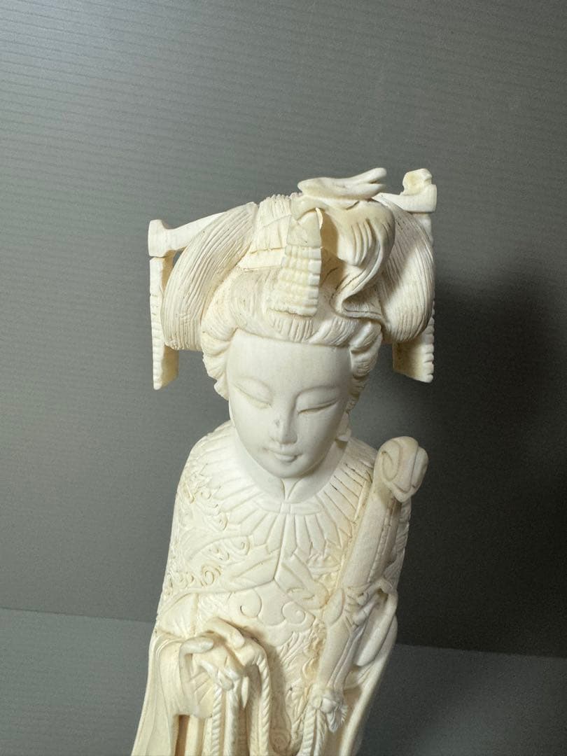 2103  古美術品　乾隆銘　細密彫刻女性像　置物　細密細工　骨董