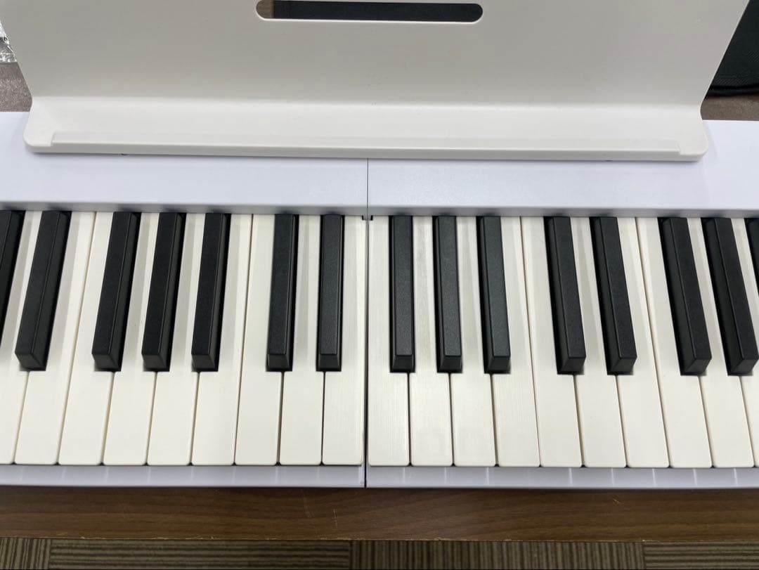 折りたたみ電子ピアノ　88鍵盤　充電タイプ　ホワイト