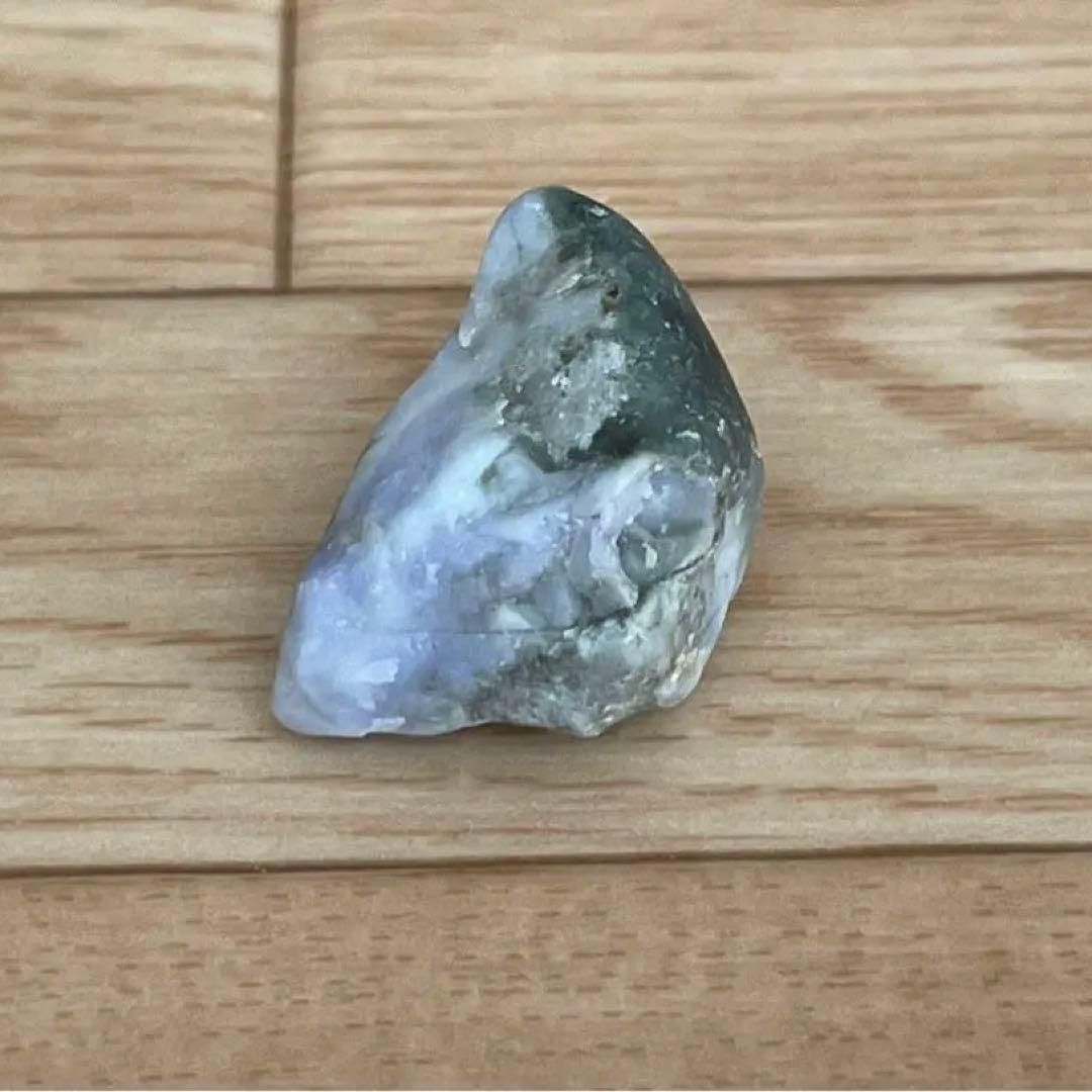 糸魚川　ラベンダー　蛇紋岩付き　翡翠原石