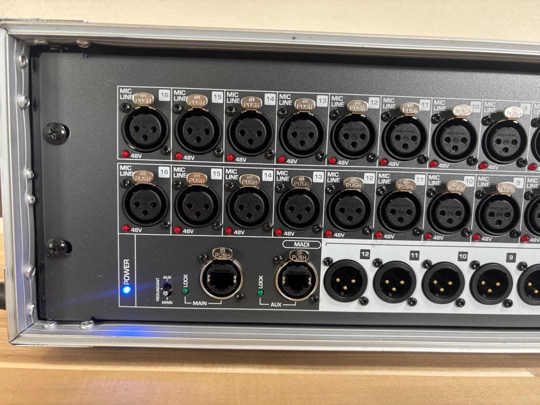 Soundcraft Si IMPACT デジタルミキサー