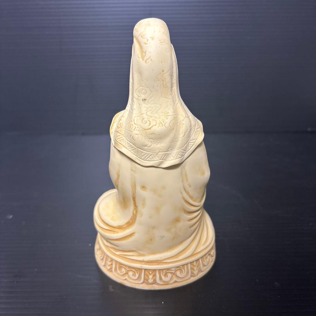 陶器製坐像 アイボリー