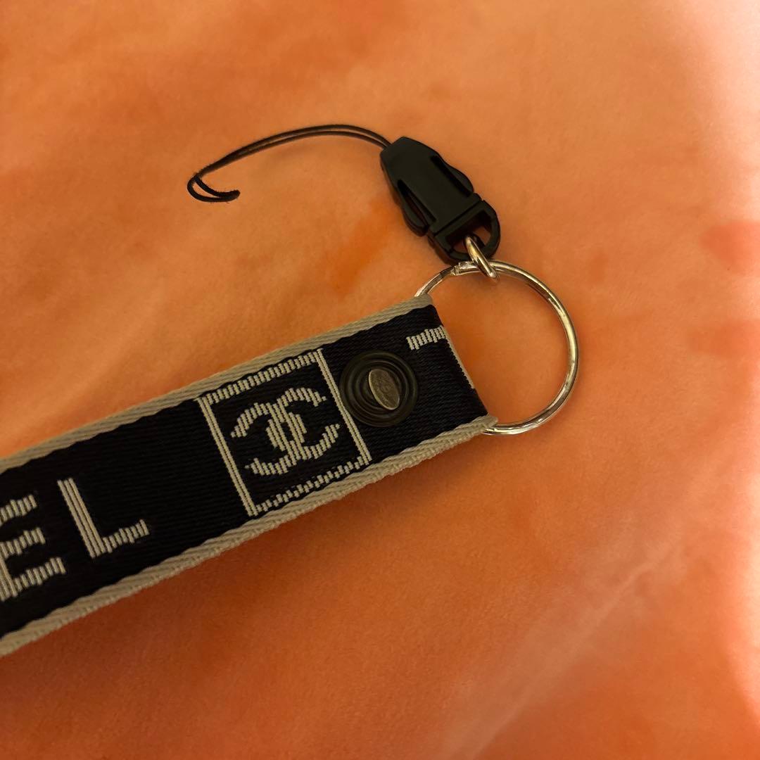 CHANEL ロゴ入りナイロンストラップ