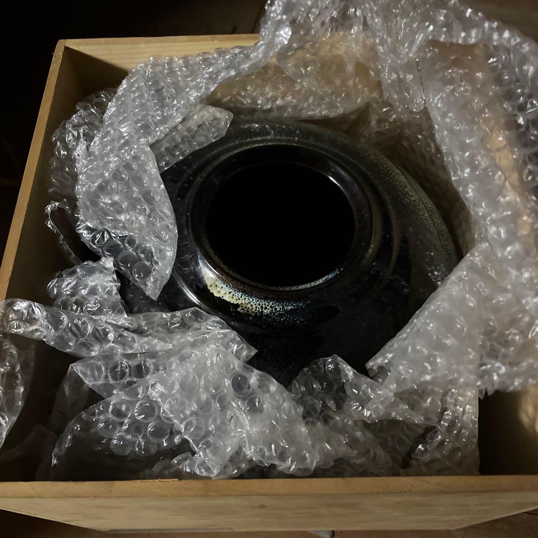 天目花絵　花模様の陶器