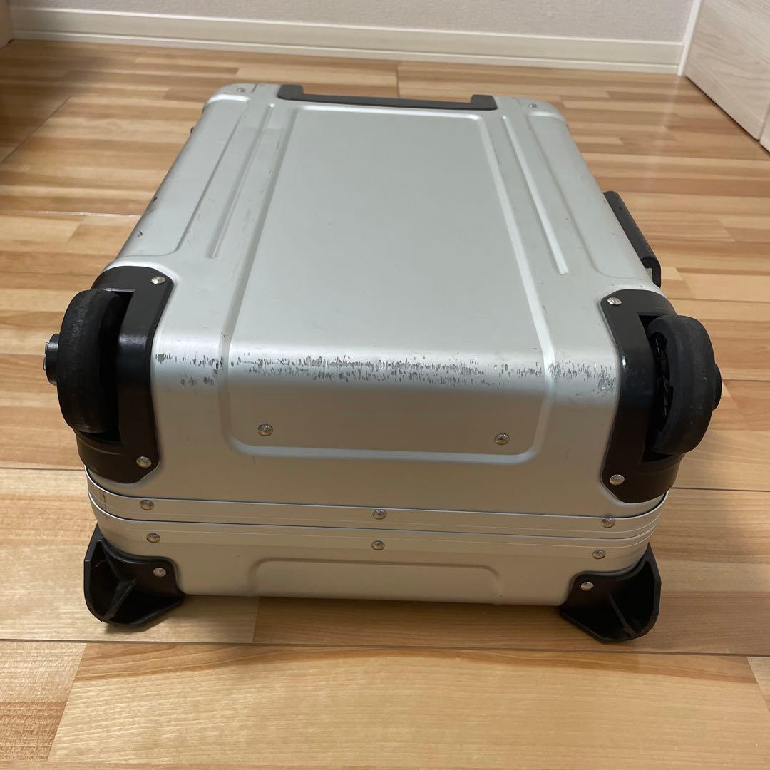 ZERO HALLIBURTON アルミスーツケース　31L