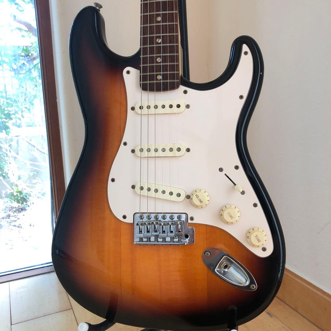 Squier　ストラトキャスター　サンバースト　スクワイアー