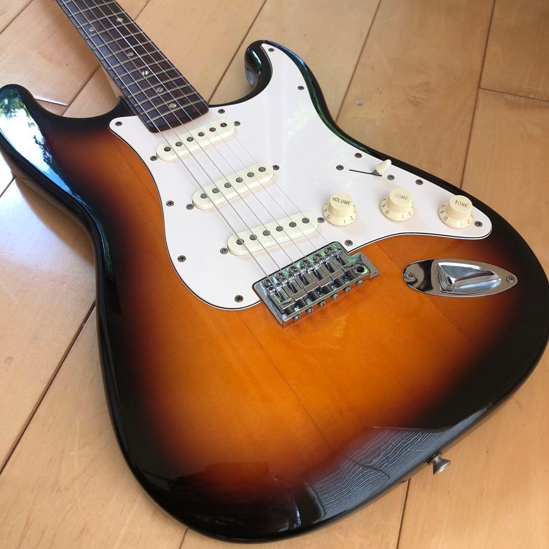 Squier　ストラトキャスター　サンバースト　スクワイアー