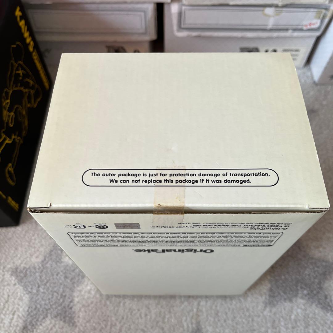 カウズ ロバート・ラザリー二 フィギュア グレー