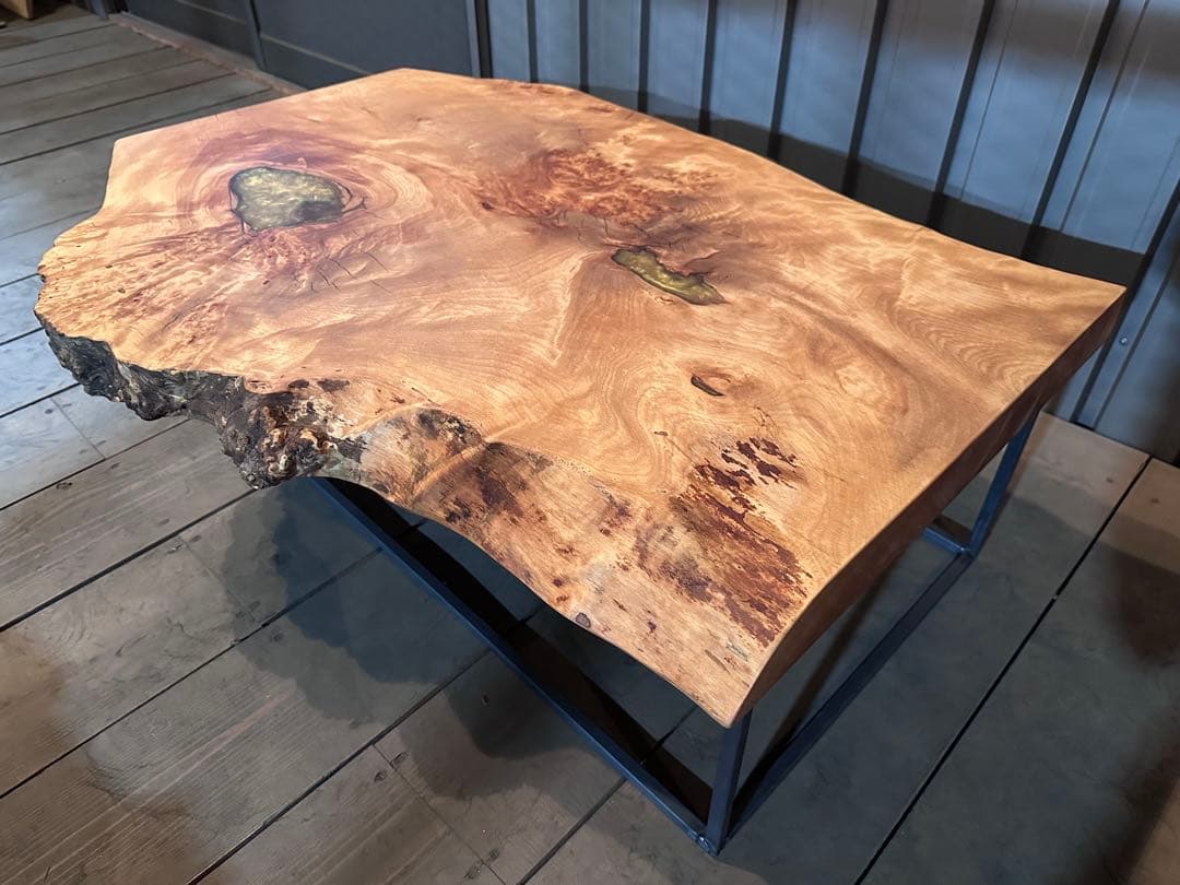 【送料無料】　樺　カバ　一枚板テーブル　レジン　縮み杢　玉杢　ローテーブル