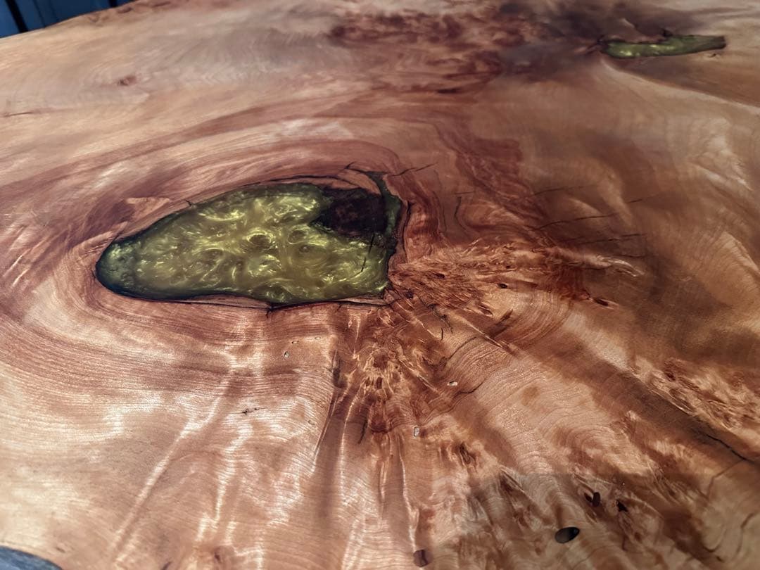 【送料無料】　樺　カバ　一枚板テーブル　レジン　縮み杢　玉杢　ローテーブル