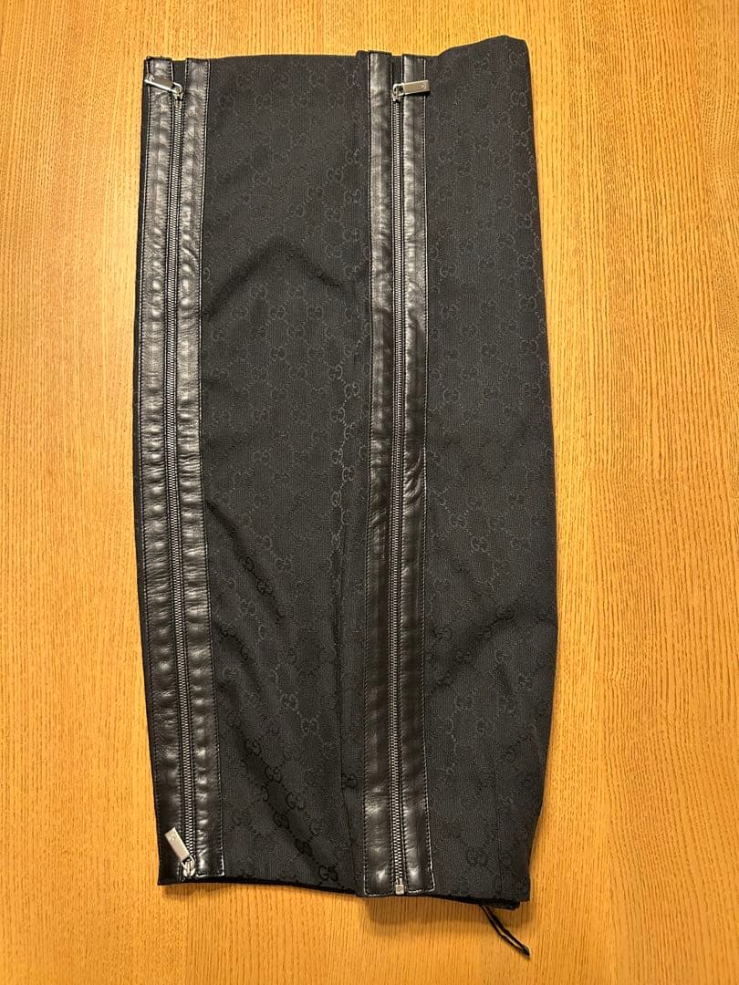 GUCCI ブラックタイトスカート ダブルジッパー