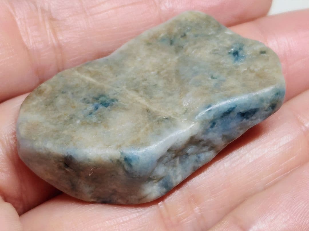 コン沢 23g 翡翠 ヒスイ 原石 鑑賞石 自然石 誕生石 鉱物 鉱石 水石