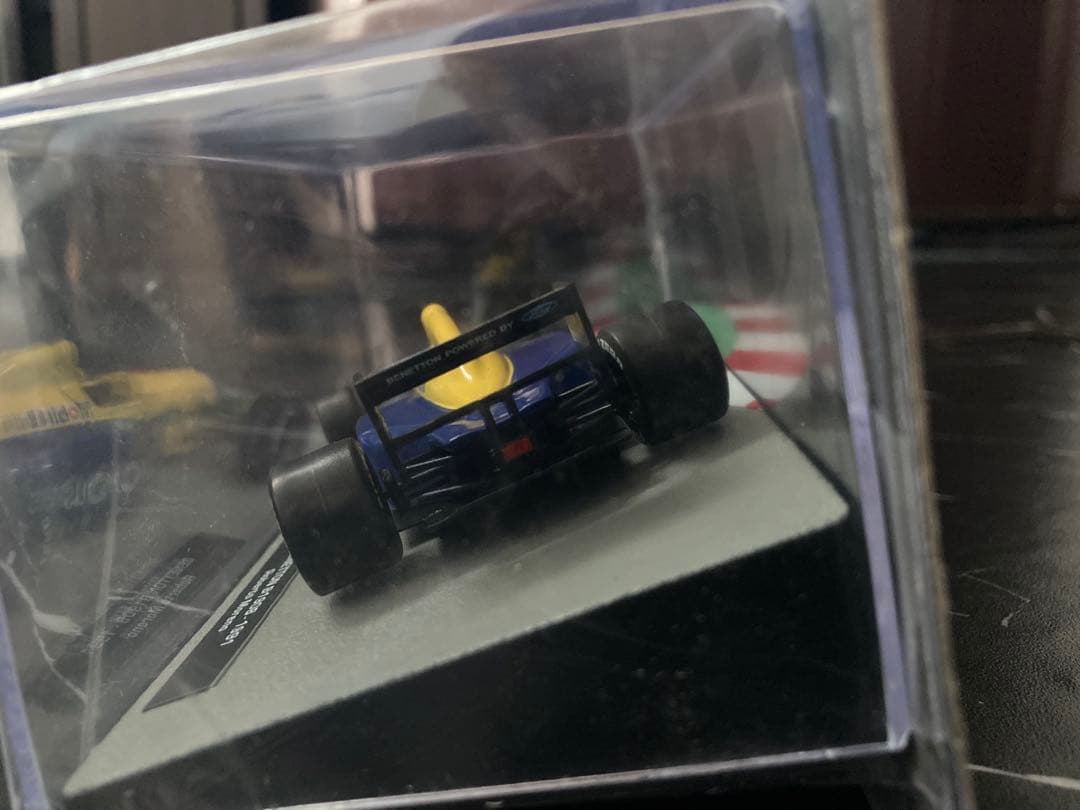 激レア　日本未発売　F1マシンコレクション　ベネトンB190B ロベルト　モレノ