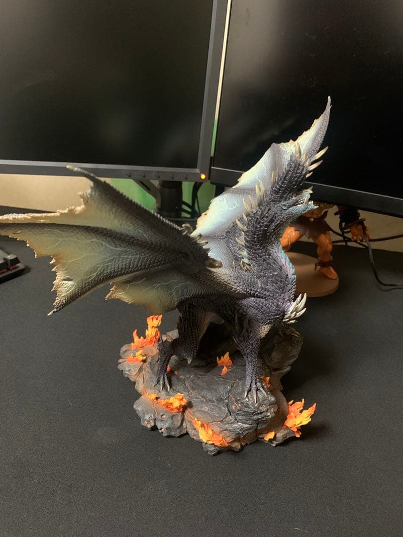 アルバ　モンハン　フィギュア