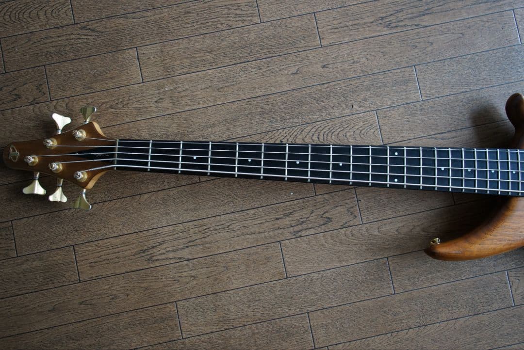 tune twb-5 5弦ベース