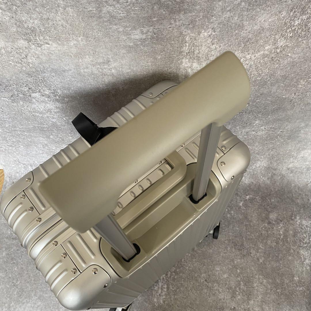 非売品　メルセデスベンツ　スーツケース　キャリーケース 4輪　シルバー　機内持込