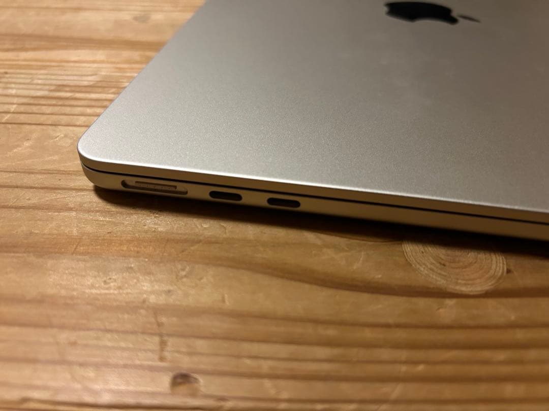 【極美品】MacBook Air M2チップ 8GB 256GB シルバー本体