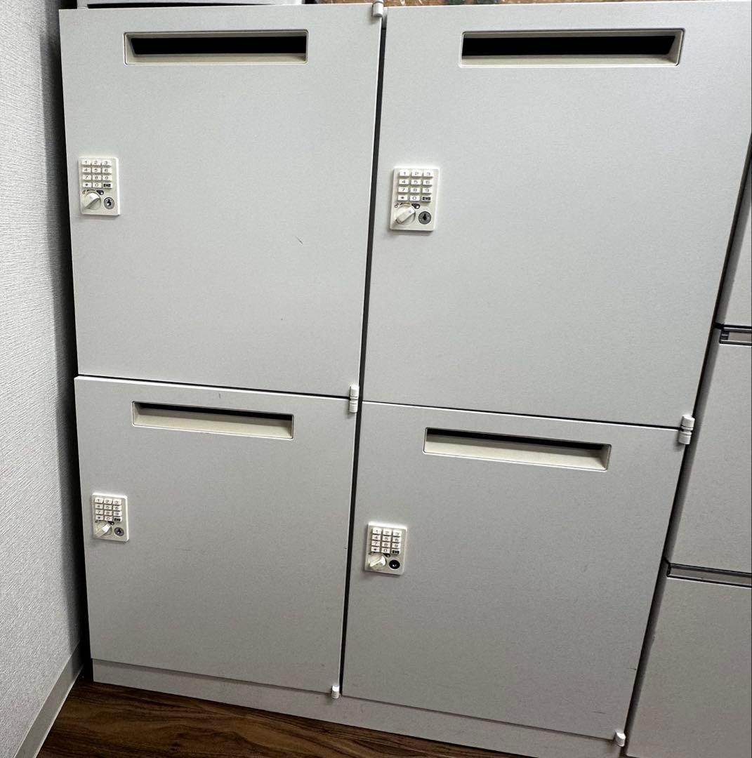 匿名送料込み【内田洋行】オフィスロッカー　ダイヤル式ロック 4人用