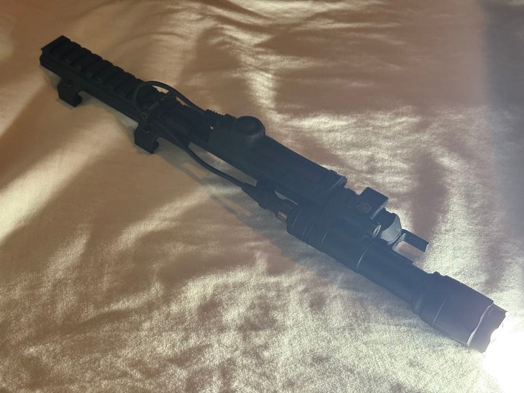 MP5 マウントレール ライト付き