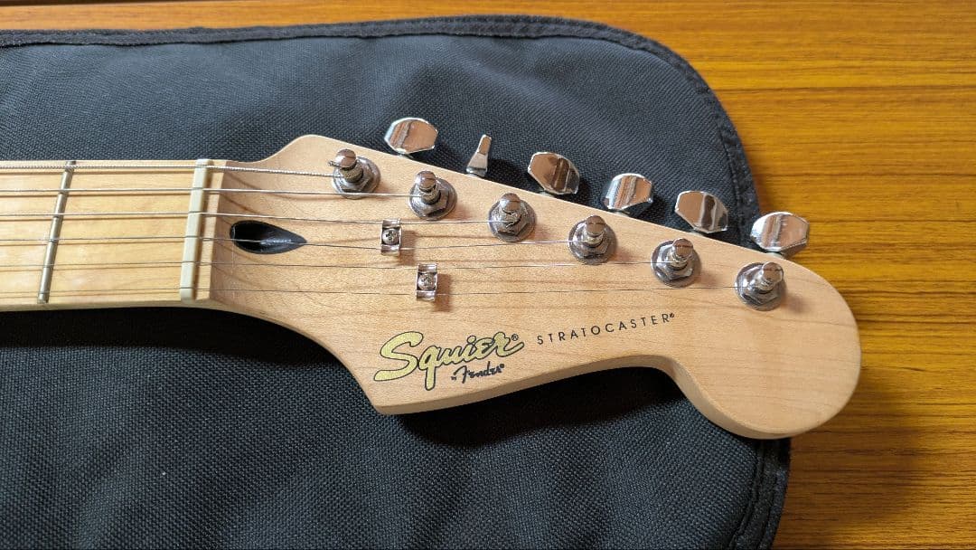 Squier Stratocaster ホワイト
