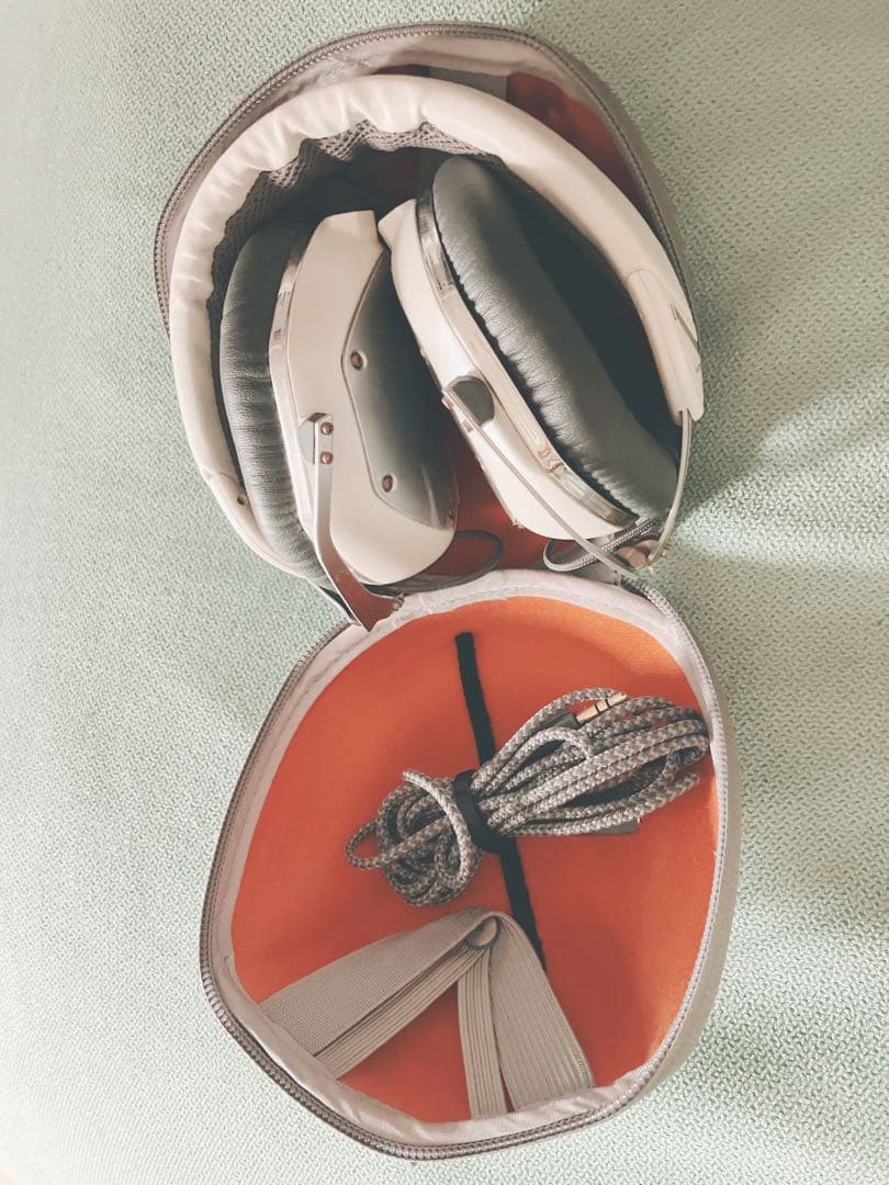 V-MODA DJヘッドホン ケース付き 定価半額以下