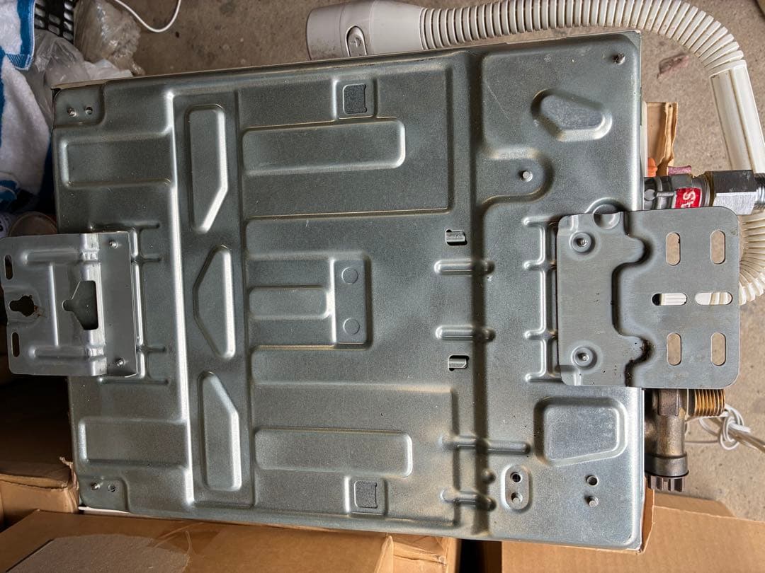 ハ*ん様 給湯器　2023年製　瞬間湯沸かし器　リンナイ （RUS-V51YT都