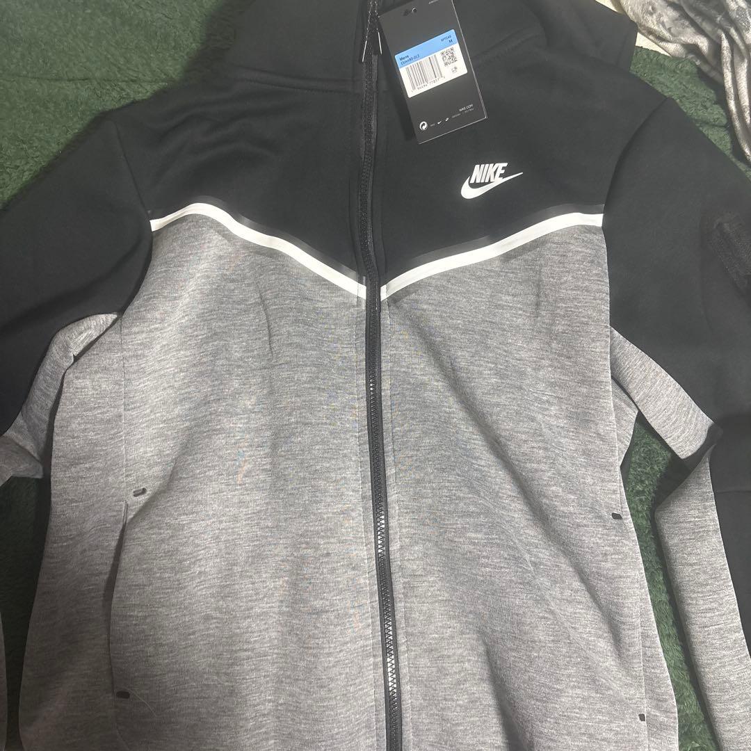 ナイキ テックフリース