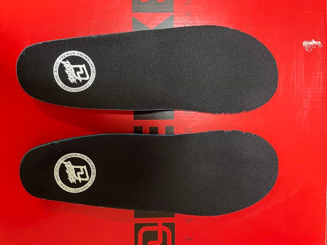 DEELUXE DNA 26.５センチ