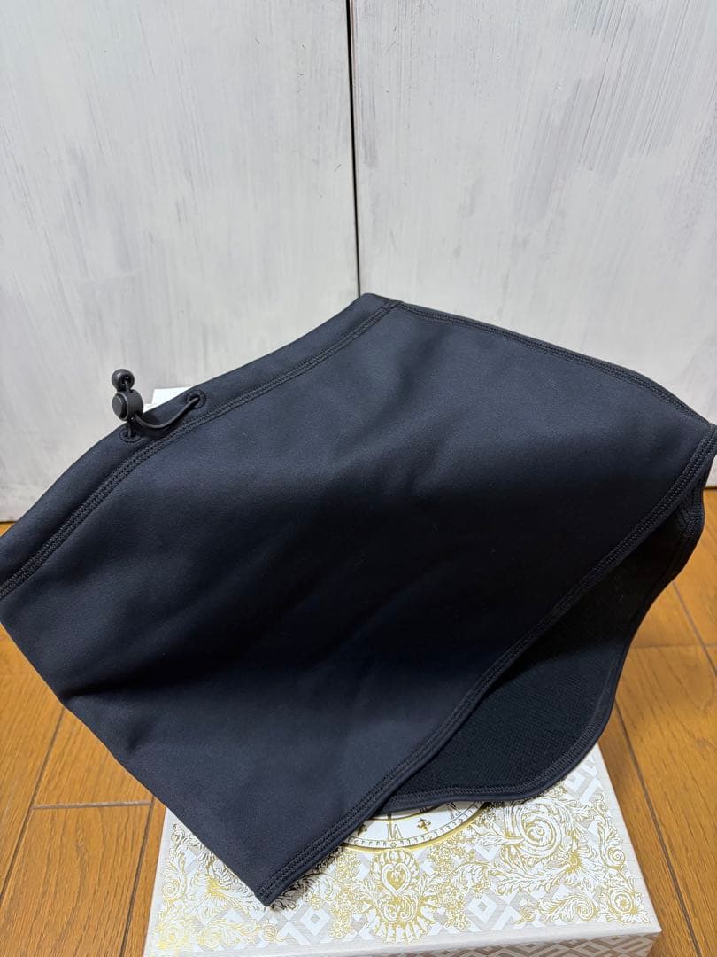 ＦＷ２３　ＳＵＰＲＥＭＥ　シュプリーム　ネックウォーマー　ブラック