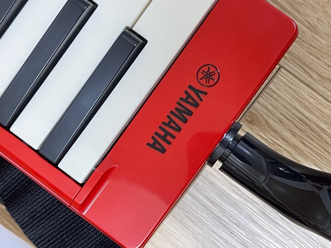 生産完了品　希少 美品【YAMAHA ピアニカ P-37E レッド】